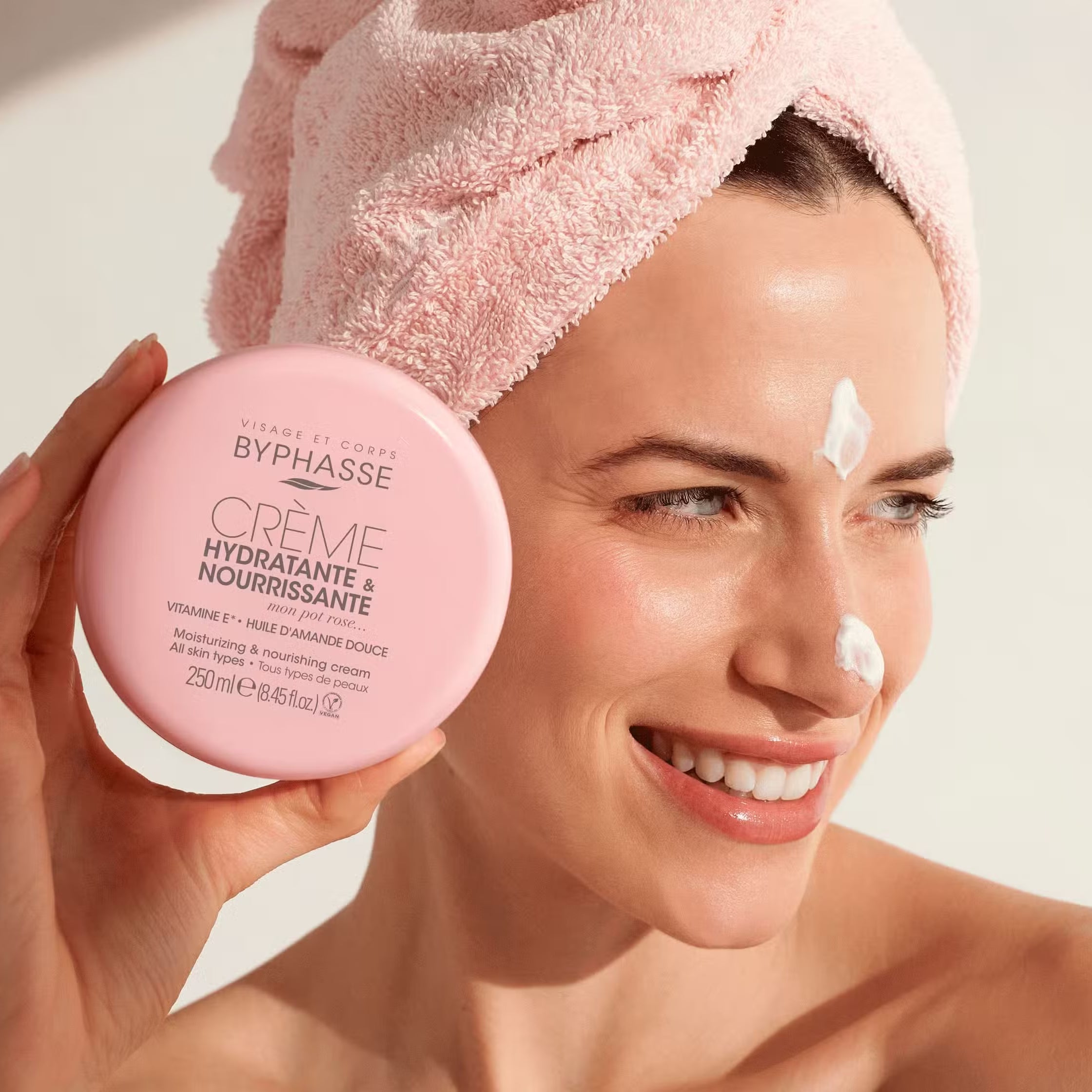 Byphasse كريم مرطب ومغذي للوجه والجسم واليدين (250مل)