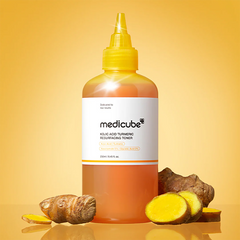 ميديكيوب تونر الكوجيك أسيد والكركم لتفتيح البشرة وتجديدها (250مل)